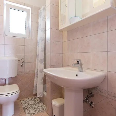 Apartment Dijana *